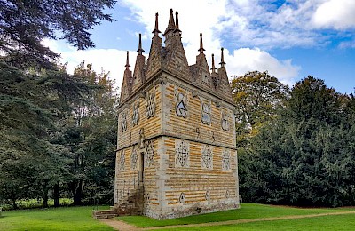 Rushton Triangular Lodge