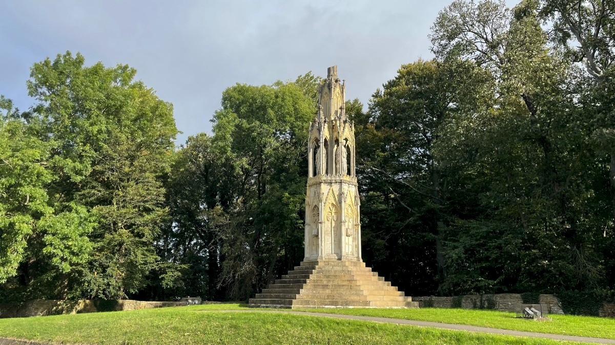 Eleanor Cross Hardingstone